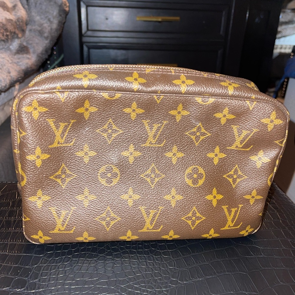 Authentic Louis Vuitton pouch